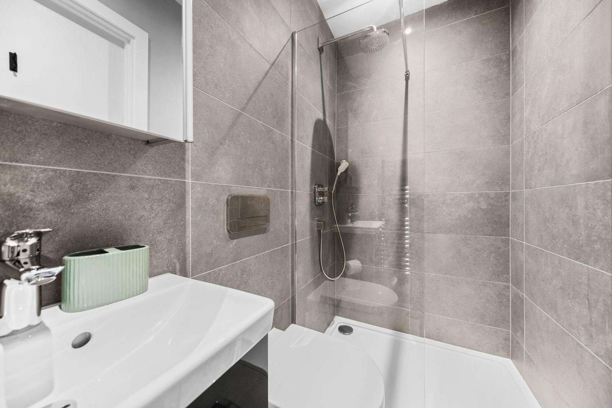 Lambert House Two Apartment Harrogate Bagian luar foto